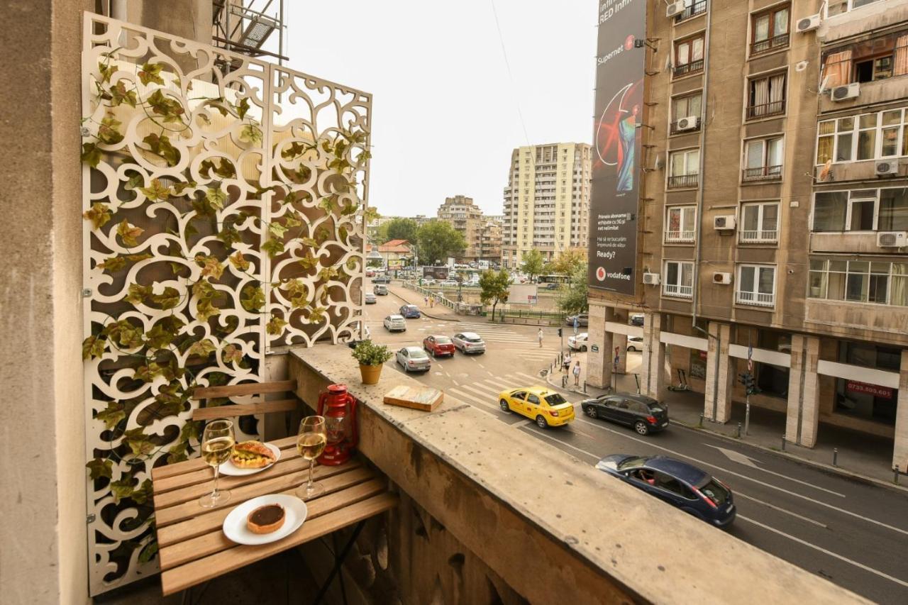 Love.Travel.Explore ♥️Apt W/ Balcony In Old Town Apartman Bukarest Kültér fotó