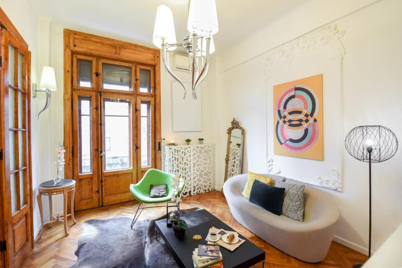 Love.Travel.Explore ♥️Apt W/ Balcony In Old Town Apartman Bukarest Kültér fotó
